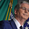  Bessent warns the world to cut financial ties to Iran or face US retaliation