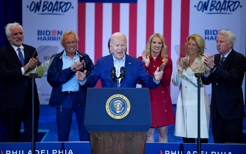 Kennedy family turns on its own as it announces endorsement of Biden