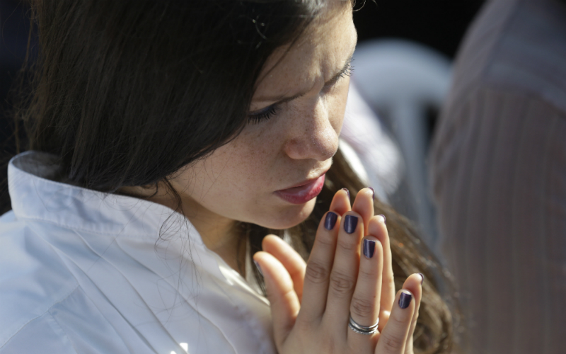 Pro-lifers preparing in prayer