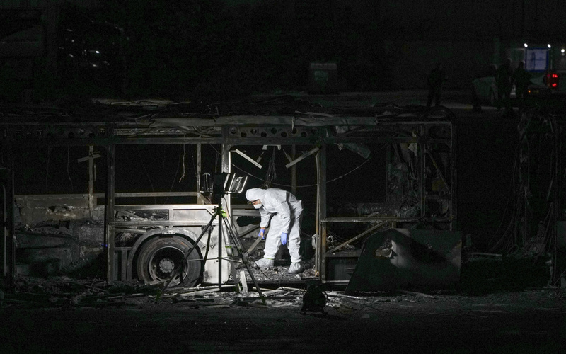 No injuries from Israeli bus explosions in suspected terrorist attack