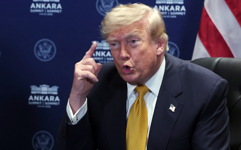 Trump says the U.S. will give license to Ukraine to produce Patriot defense systems