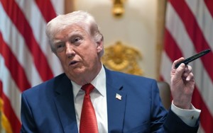 Defense expert: Hard to tell where dual-track Iran approach is headed