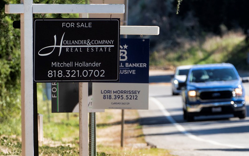 Home sales slumped to slowest pace in more than 13 years in October