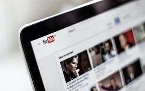 YouTube 'helps' MacArthur spread censorship warning 