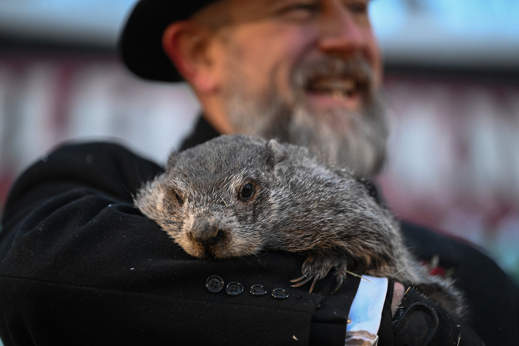 Punxsutawney Phil sees his shadow, forecasting 6 more weeks of wintry weather