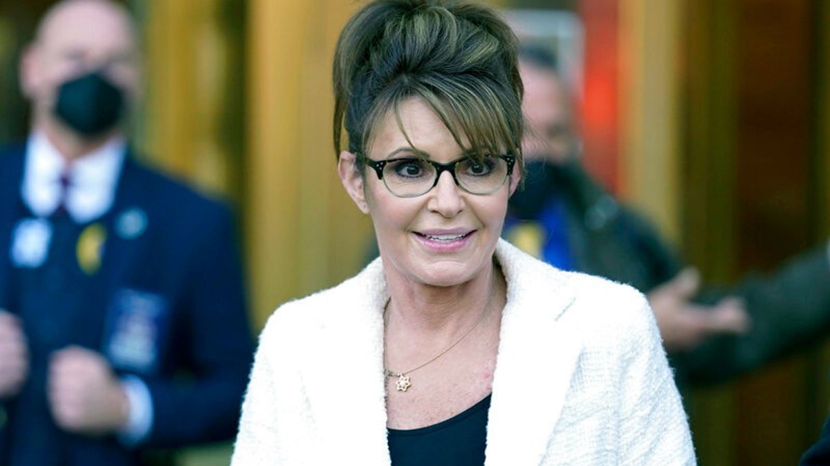 Trump backs Palin in jungle primary - Vimarsana News