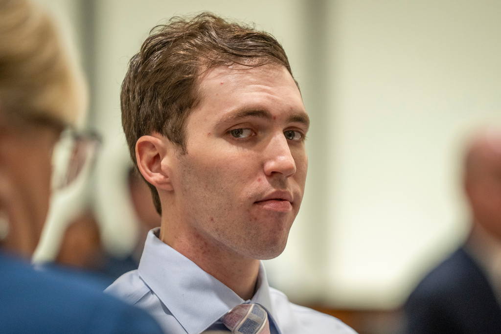 Suspect in Charlie Kirk's assassination wants judge to disqualify prosecutors