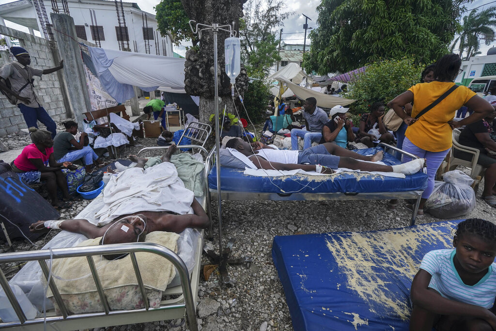 Doctor reports hard days ahead in quake-hit Haiti