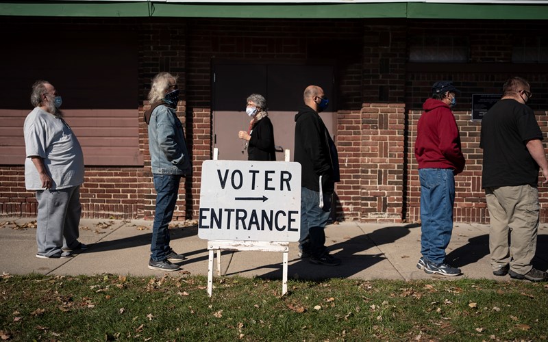 Senate poll shows close race in purplish Wisconsin