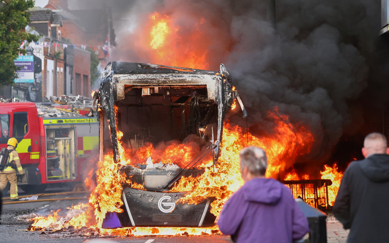 Violence breaks out in Belfast after immigrant attacks man with a knife