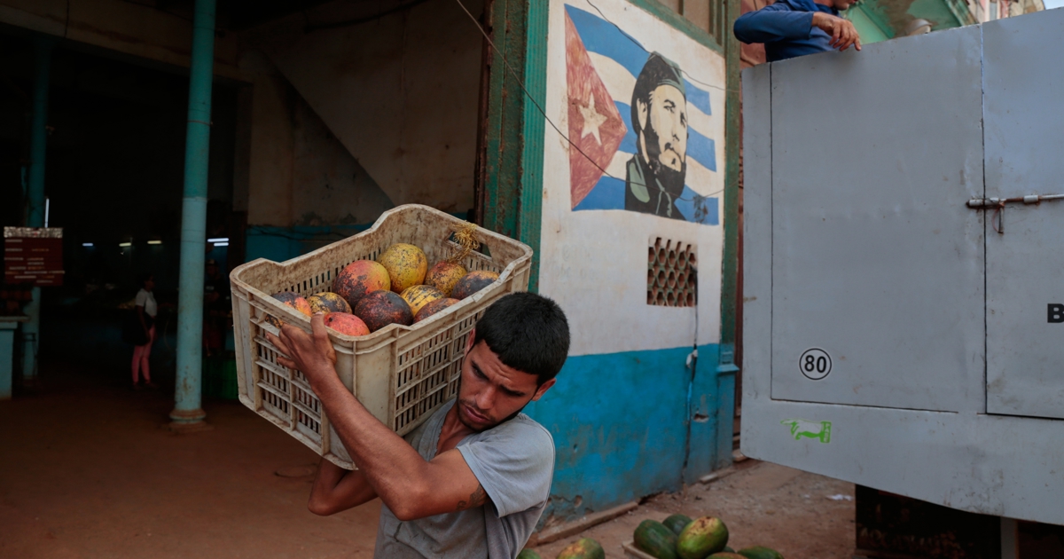 AFN - Cuba's free-market shift comes with a warning for investors