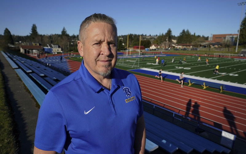 After sudden resignation, Coach Kennedy might not be done with Bremerton High