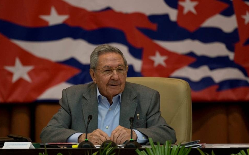 CIA visit, spy flights hint Castro grip on Cuba coming to end