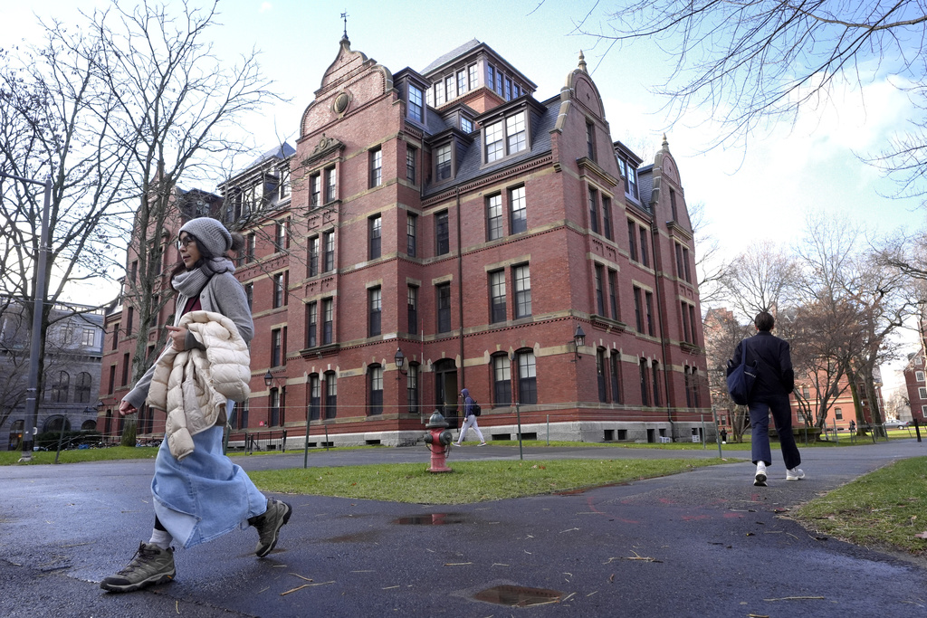 Longtime professor's critique captures Harvard's academic decline