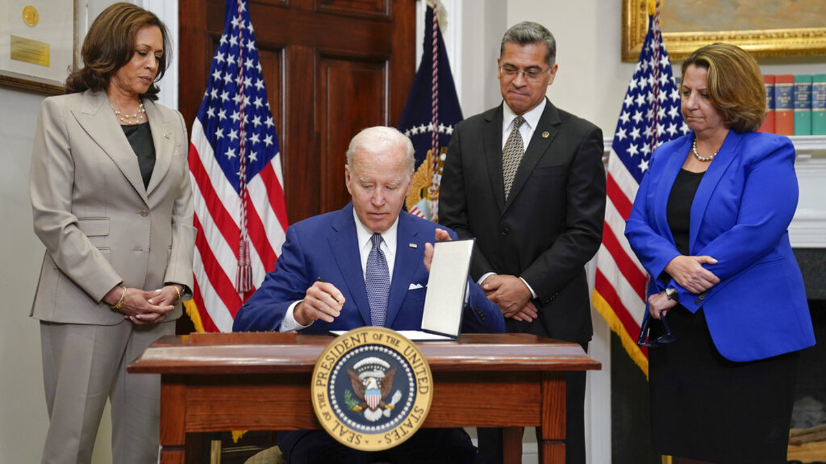 Under pressure to act after Dobbs ruling, Biden signs his name - Vimarsana News