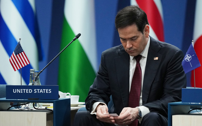 US says 'slight progress' in Iran talks amid uncertainty on whether war will resume