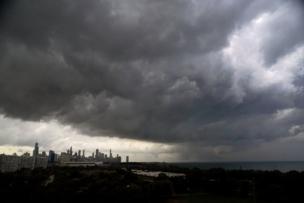 Flights grounded in Chicago, power knocked out as severe weather pounds Illinois, Indiana