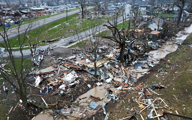 3 dead as tornadoes leave a trail of destruction in the central US