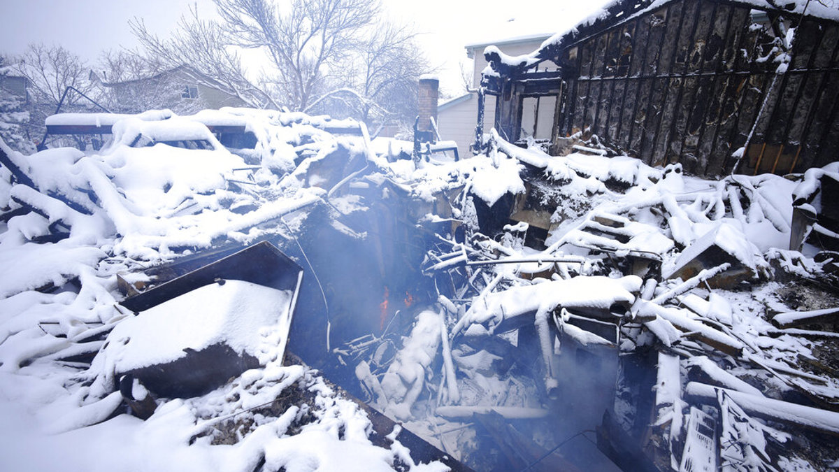Officials probe cause of massive Colorado fire; 3 missing - Vimarsana News