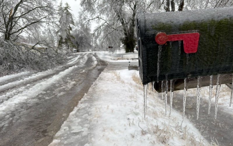 Ice from winter storm leaves hundreds of thousands of customers without power across the South