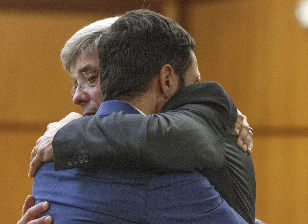 Jury acquits 3 Washington state officers in death of black man