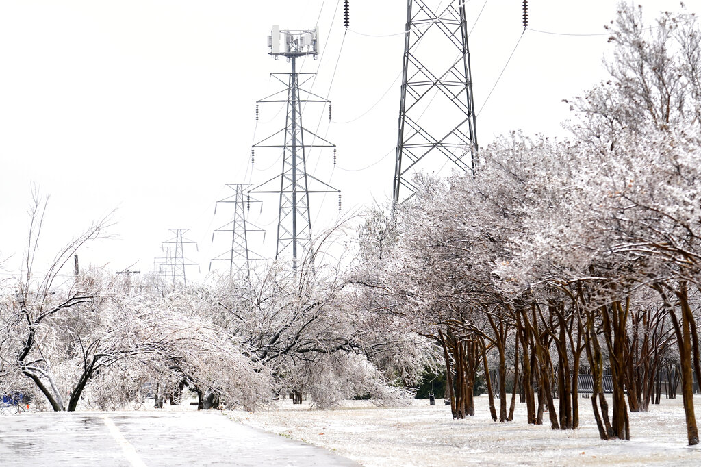 Storm threatens significant ice accumulations in several mid-Atlantic states, forecasters say