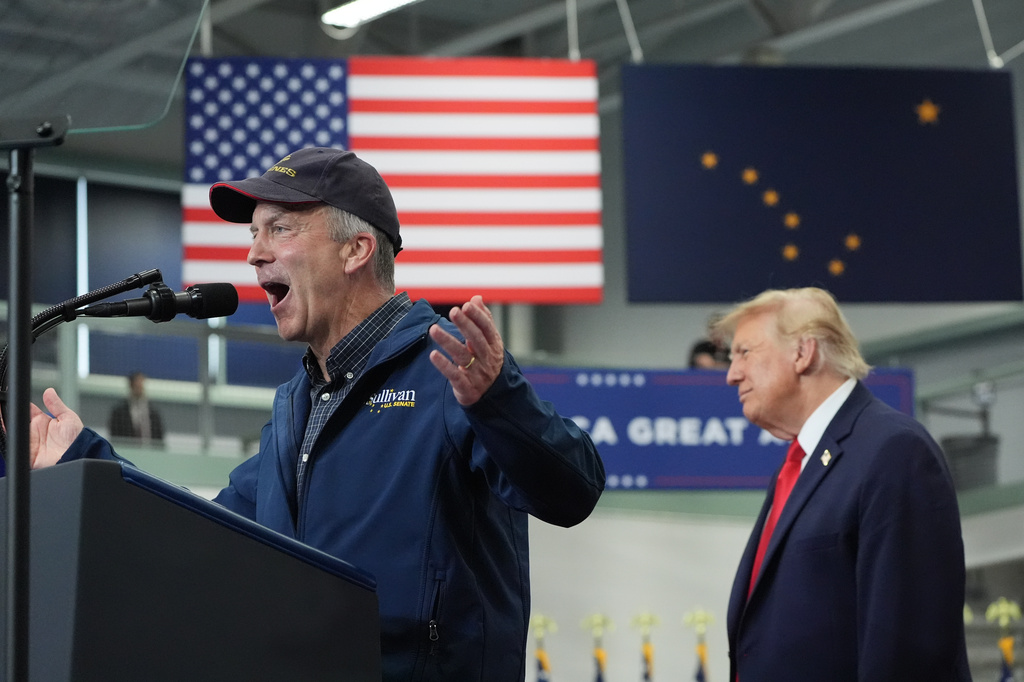 Trump announces gas deal and internet improvement project in Alaska campaign stop