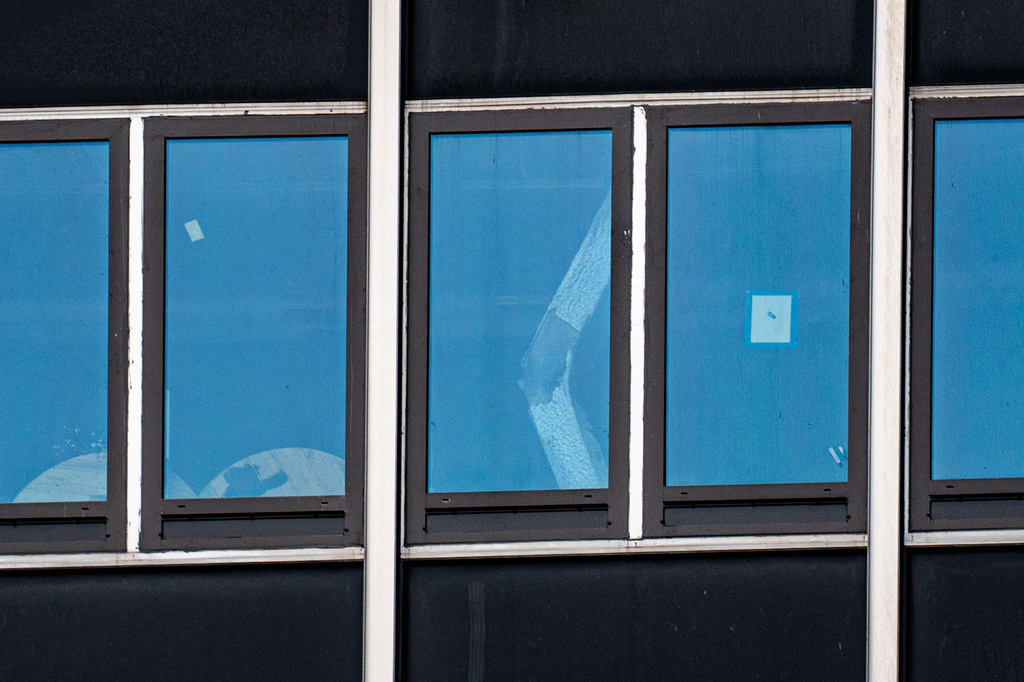 Manhattan high-rise deemed stable after columns buckled