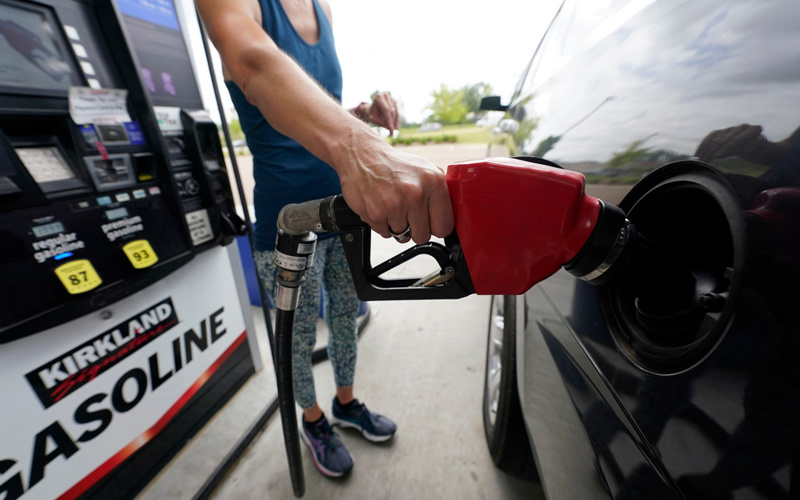 Iran deal prompts another drop in national gas prices