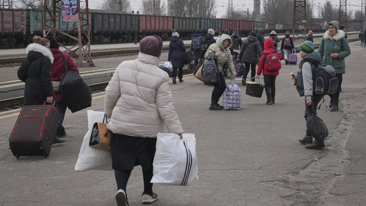 'I don't want to die': Ukrainians fear as invasion closes in - Vimarsana News