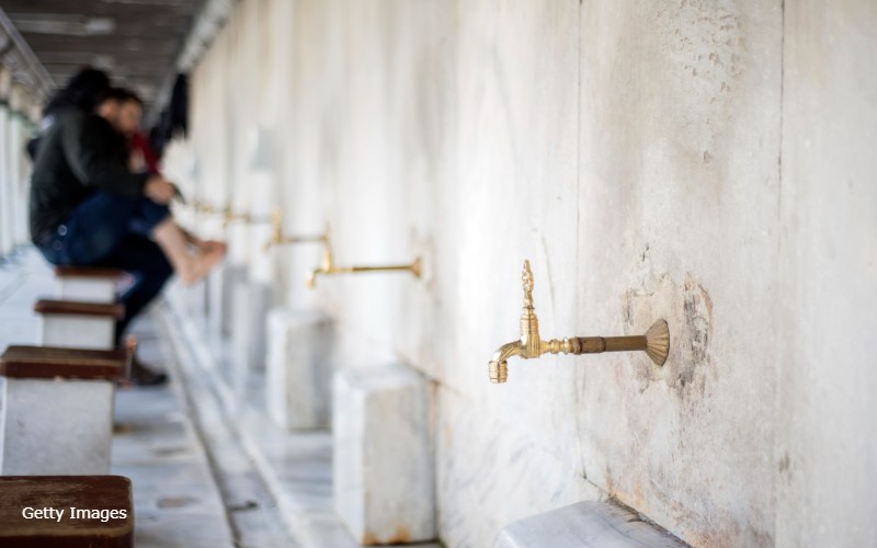 Foot-washing fight about more than convenience for Islamic travelers