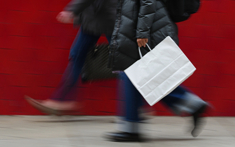 Consumer spending pushes US economy up 4.4% in third quarter, fastest in two years