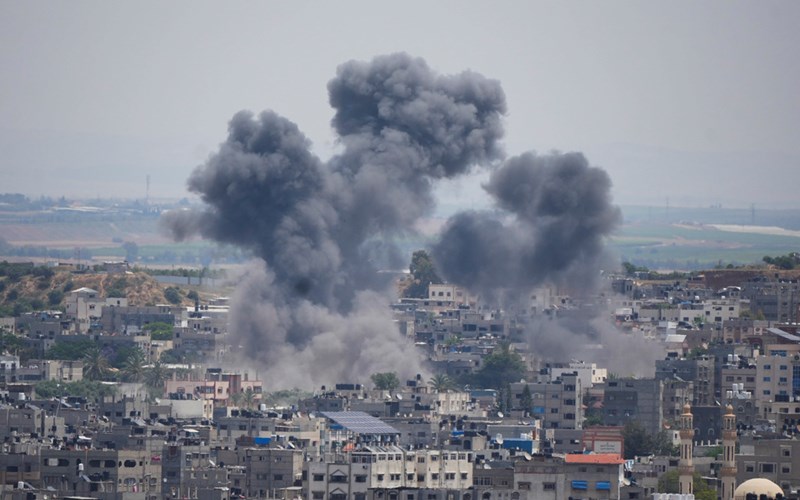 Israeli forces storm the main hospital in southern Gaza, saying hostages were likely held there