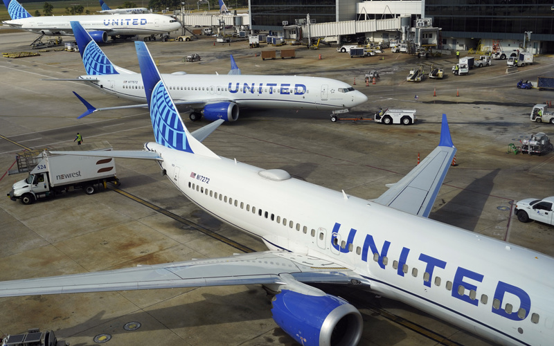 United set to resume flights to Israel after pressure from shareholders