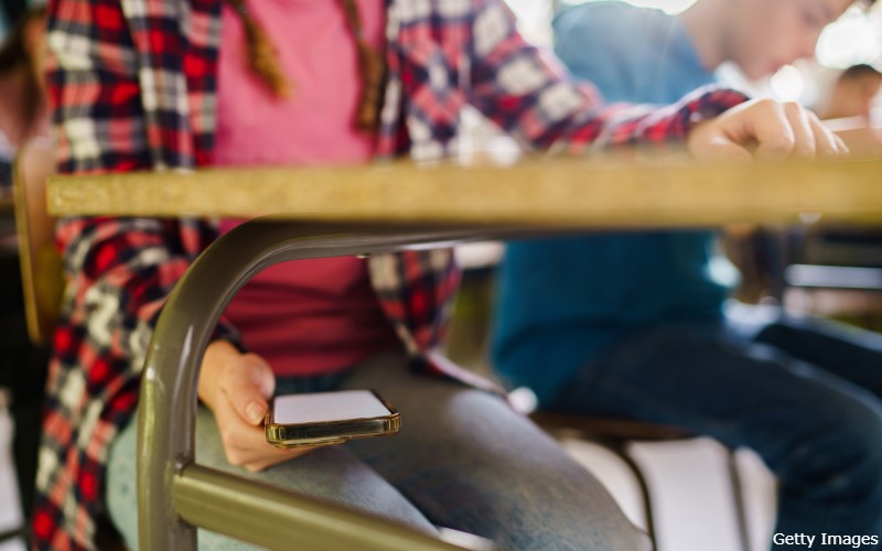 Texas begins another year with cellphone ban in classrooms