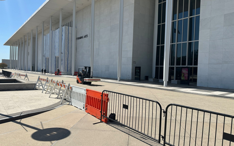 Fencing goes up around the main Kennedy Center building after Trump-aligned board votes to close it