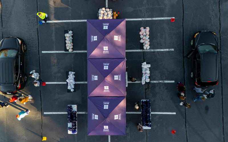 SNAP benefits cut off during shutdown, driving long lines at food pantries