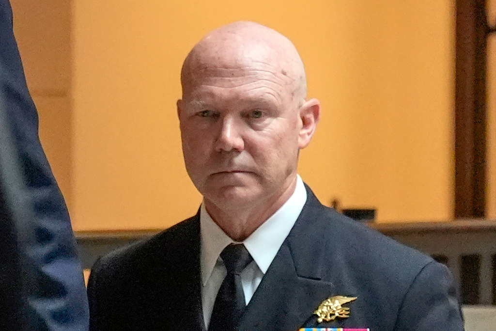 Admiral says there was no 'kill them all' order in attack on drug boat