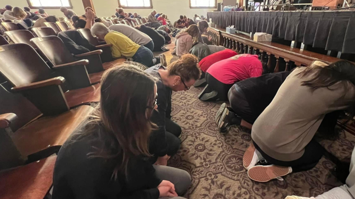 No stranger to revivals, Asbury draws crowds and critics to newest one - Vimarsana News