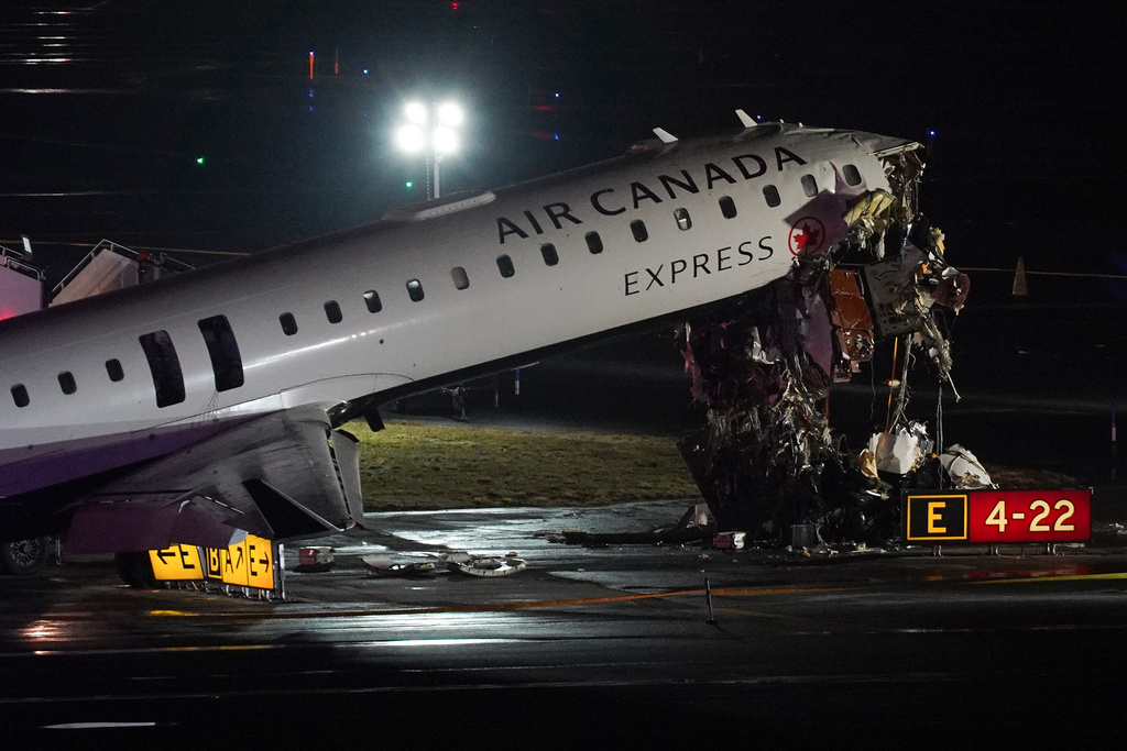 2 people killed in collision between jet and vehicle at New York's LaGuardia Airport
