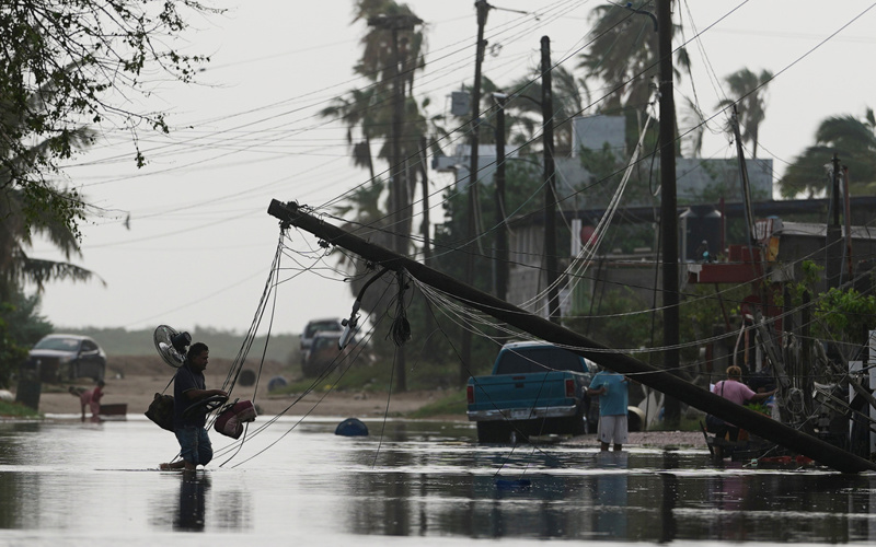 Hurricane Polo's remnants bringing more rain to flood-struck US Southwest