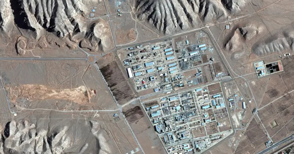 U.S. plan to retrieve Iran's uranium called a 'complex' meat grinder