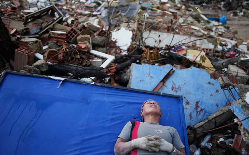 Aid workers warn of infectious diseases, overwhelmed hospitals after Venezuela quakes