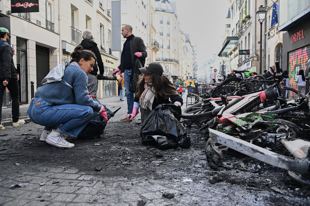 In France, parents may be forced to pay the bill for their children's rioting