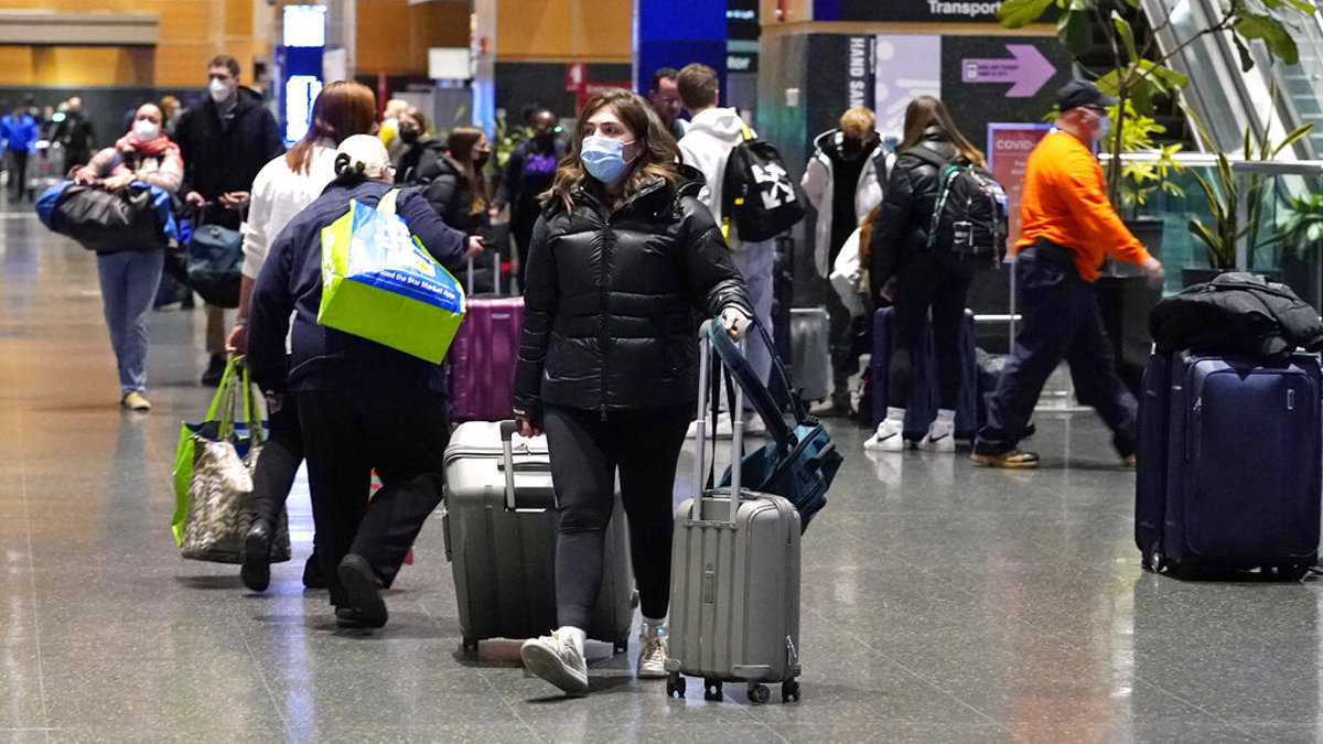 Flight cancellations snarl holiday plans for thousands - Vimarsana News