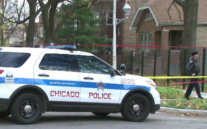 Chicago police at shooting scene