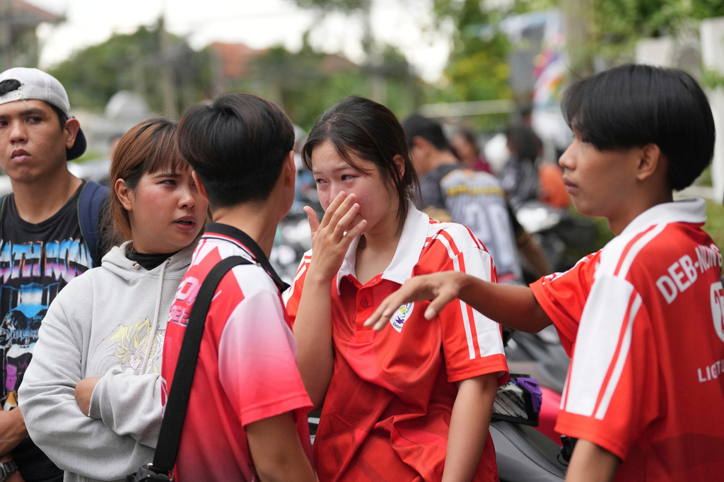 7 dead after shooting at Bangkok high school and house