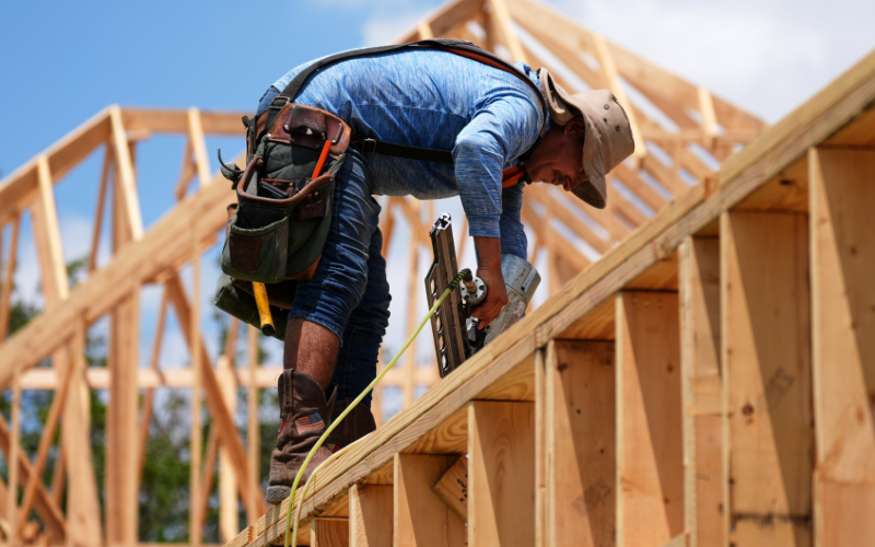 Construction industry advocates for illegals, critics say they're not needed