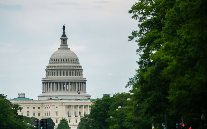 Senators approve withholding their own pay during government shutdowns