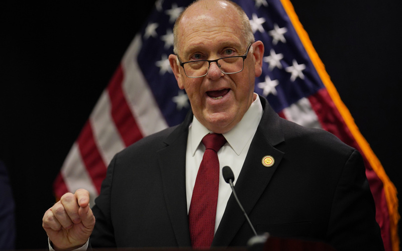 Border czar Tom Homan says 700 immigration officers to leave Minnesota immediately